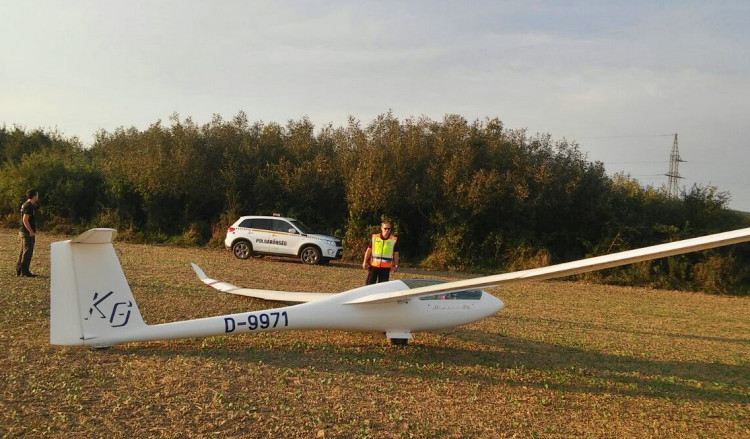 Szerencsés kimenetelű kényszerleszállás Rönök mellett