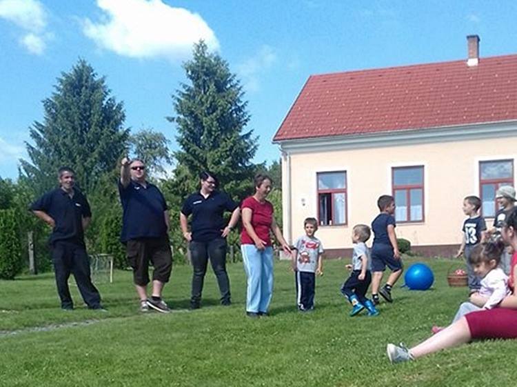 Újra gyereknap Rönökön