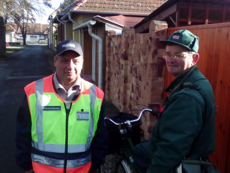 Sárváron is postásoknak segítettek