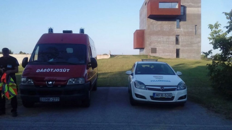 Kommunális hulladékot égettek, polgárőrök segítségével fékezték meg a lángokat