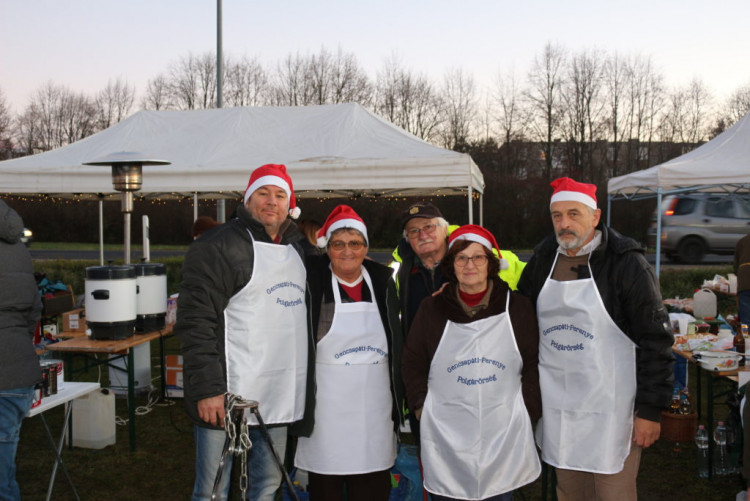 Jótékonysági főzésen vettek részt a Gencsapáti polgárőrök