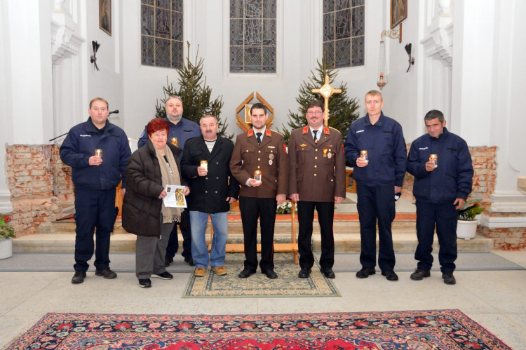 A béke lángja a rönöki Szent Imre templomban