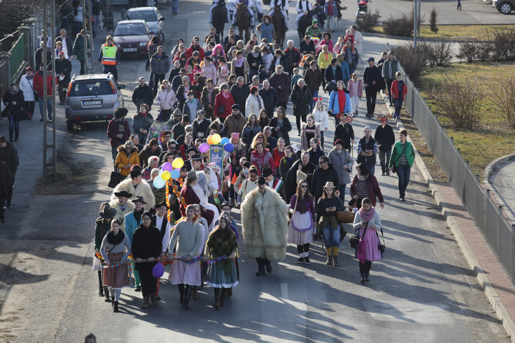 RÖNKHÚZÁS KÖRMENDEN POLGÁRŐR SEGÍTSÉGGEL