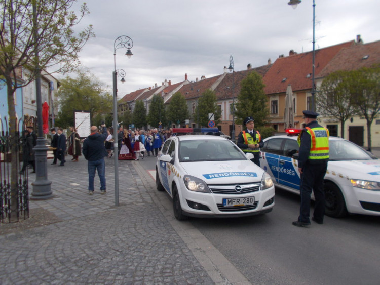 A rendőrség és a polgárőrség összefogása a balesetmentes húsvétért