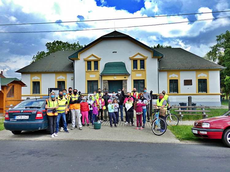 Szemétgyűjtési akció rábapatyi polgárőrökkel