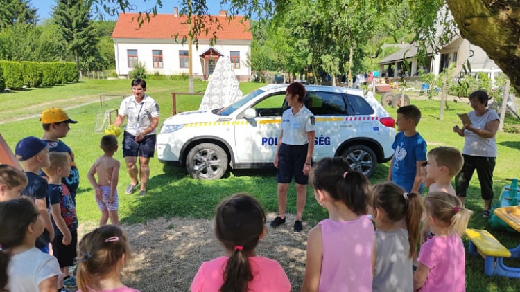 Rönöki polgárőrök az oviban