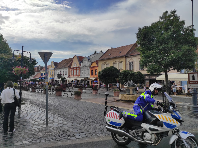 Megyén áthidaló összefogás Kőszegen a versenyzők biztonságáért