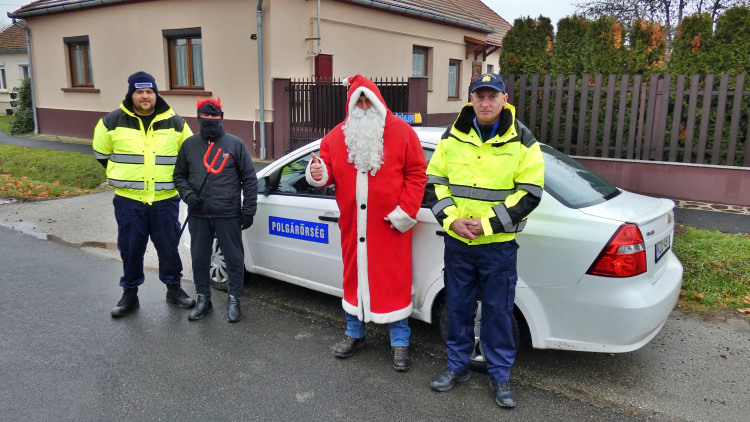 Csényébe is megérkezett a Mikulás