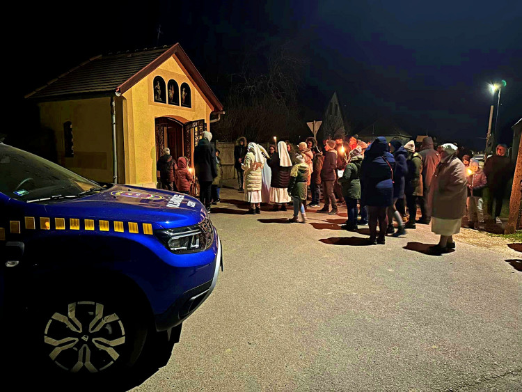 Nagyböjti fáklyás felvonulás Csényében