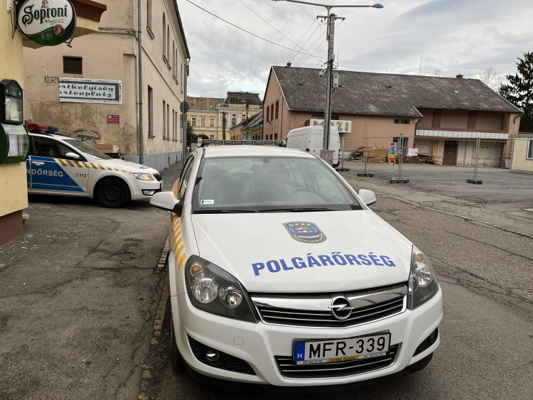 Körmenden segítik az iskolásokat és a közlekedést a helyi polgárőrök