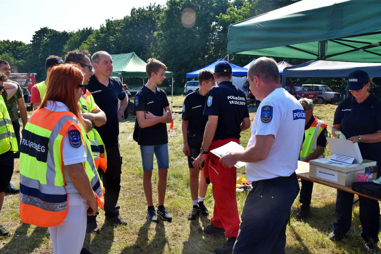 Élménydús versenyautó bemutató Vasszécsenyben