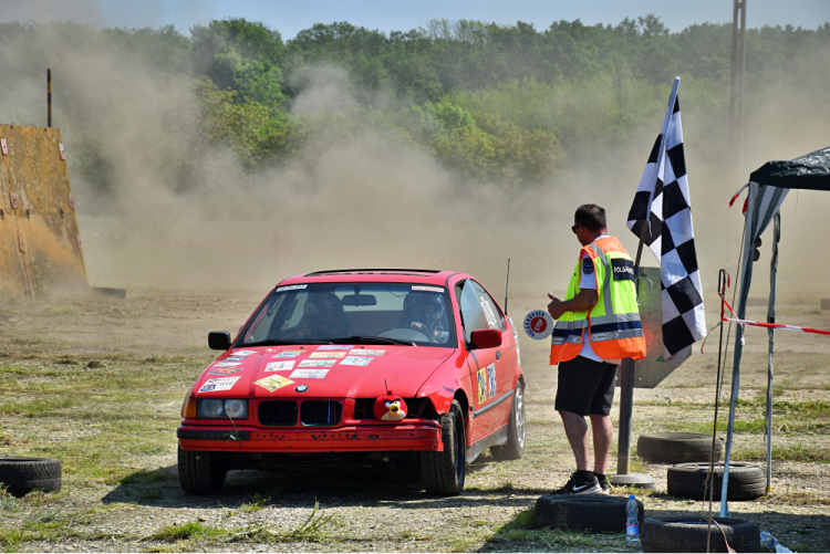 Élménydús versenyautó bemutató Vasszécsenyben