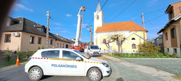 Templomtorony javítás polgárőr segítséggel