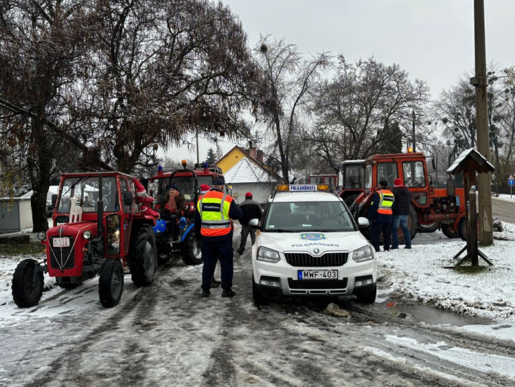 Mikulásváró traktoros felvonulás Bajánsenyén