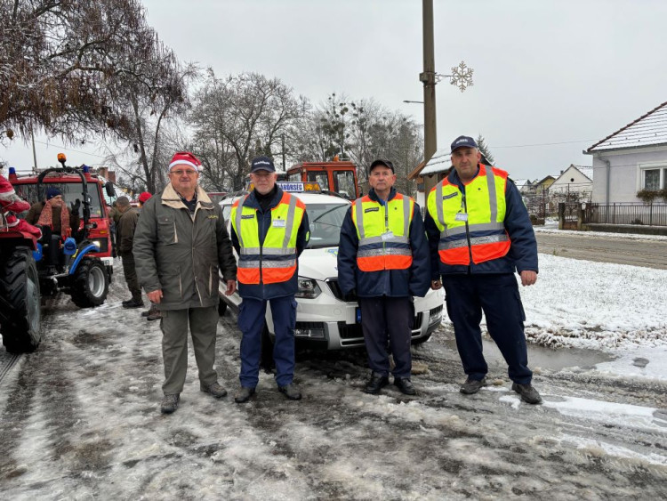 Mikulásváró traktoros felvonulás Bajánsenyén
